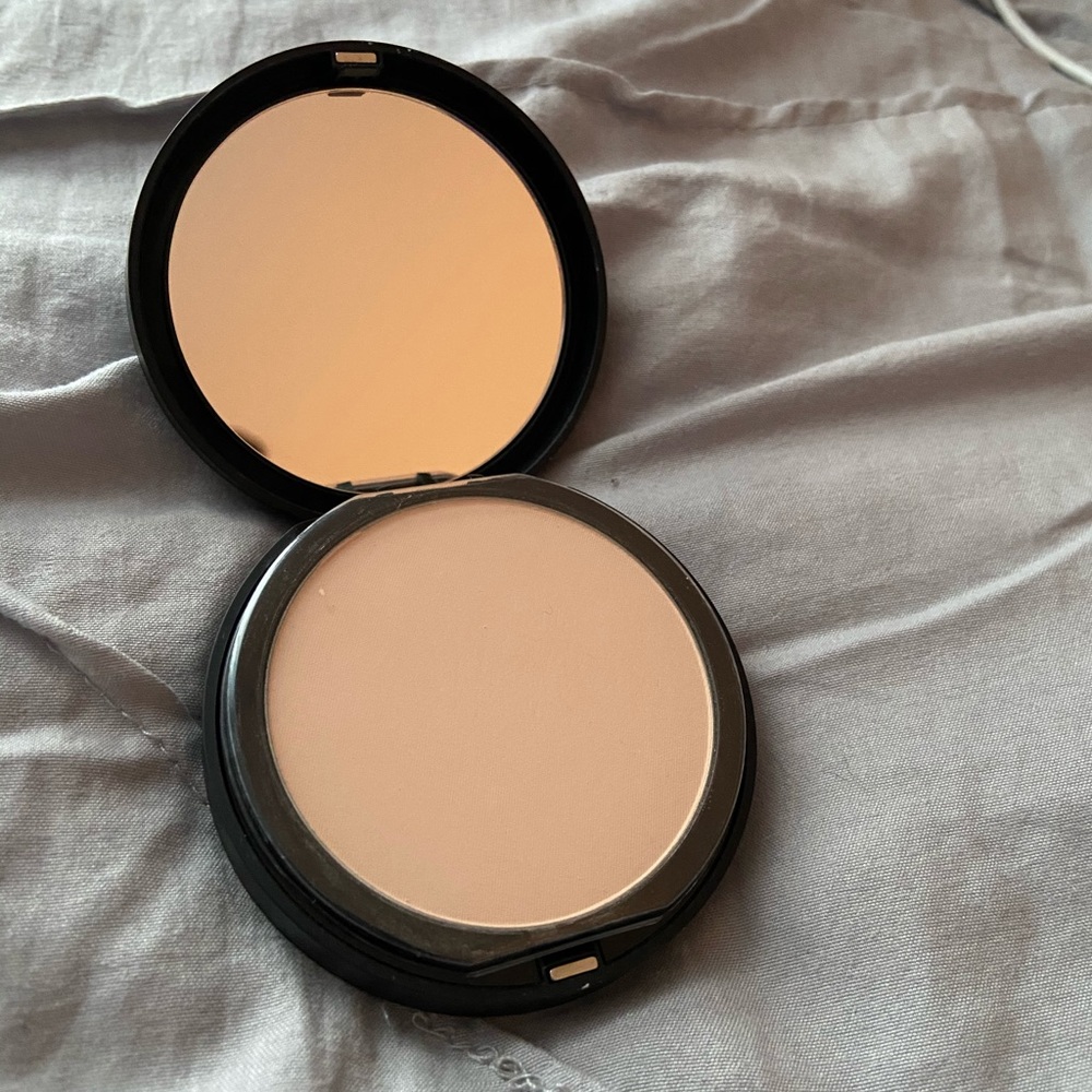 Bare minerals bare pro powder foundation